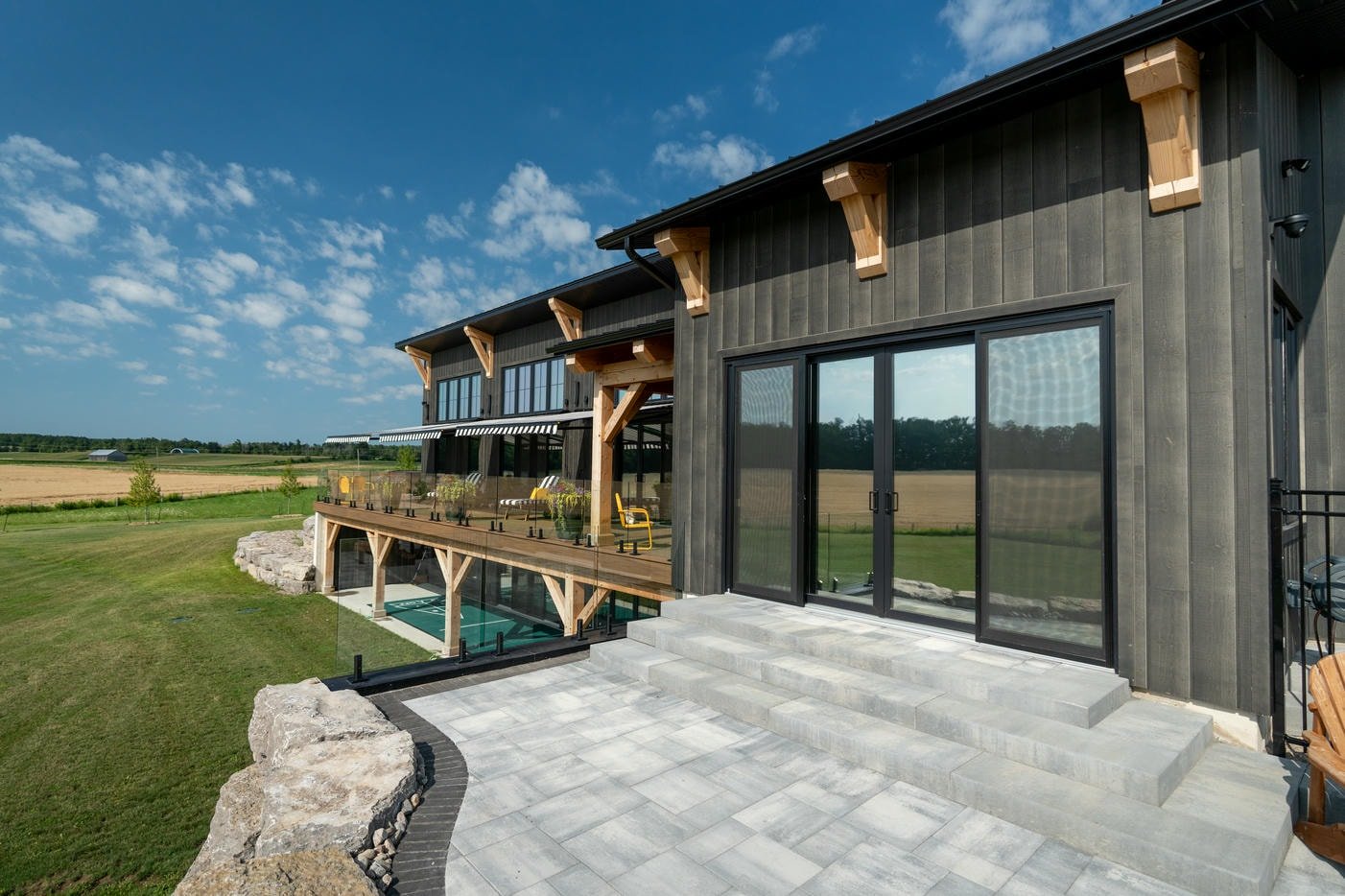 Vertical Modern EM+ Siding